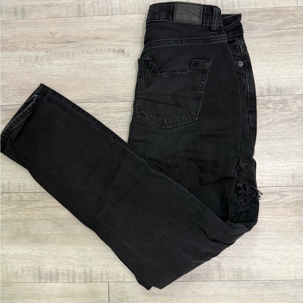 American Eagle Outfitters ripped Black mom jeans